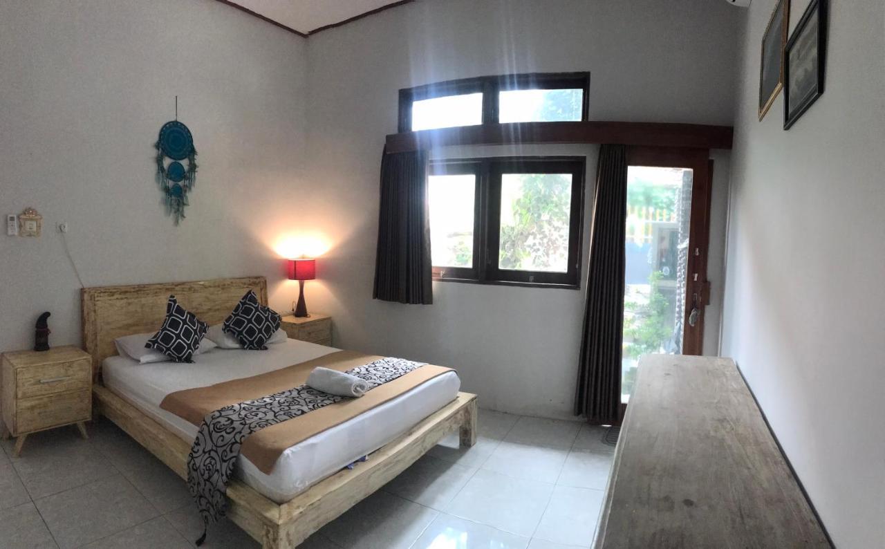 Medewi Secret Surfcamp Hotel Пулукан Екстериор снимка