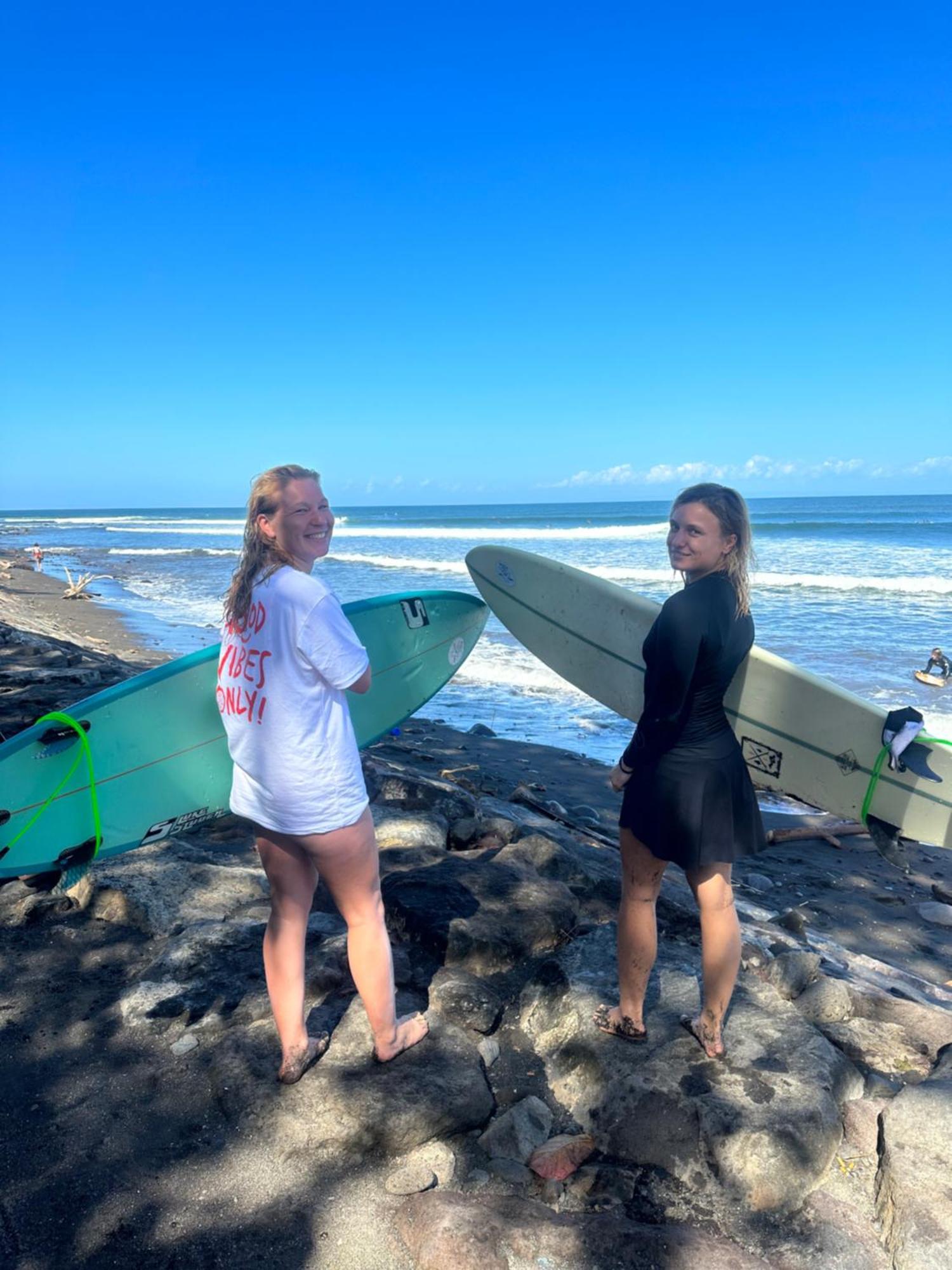 Medewi Secret Surfcamp Hotel Пулукан Екстериор снимка