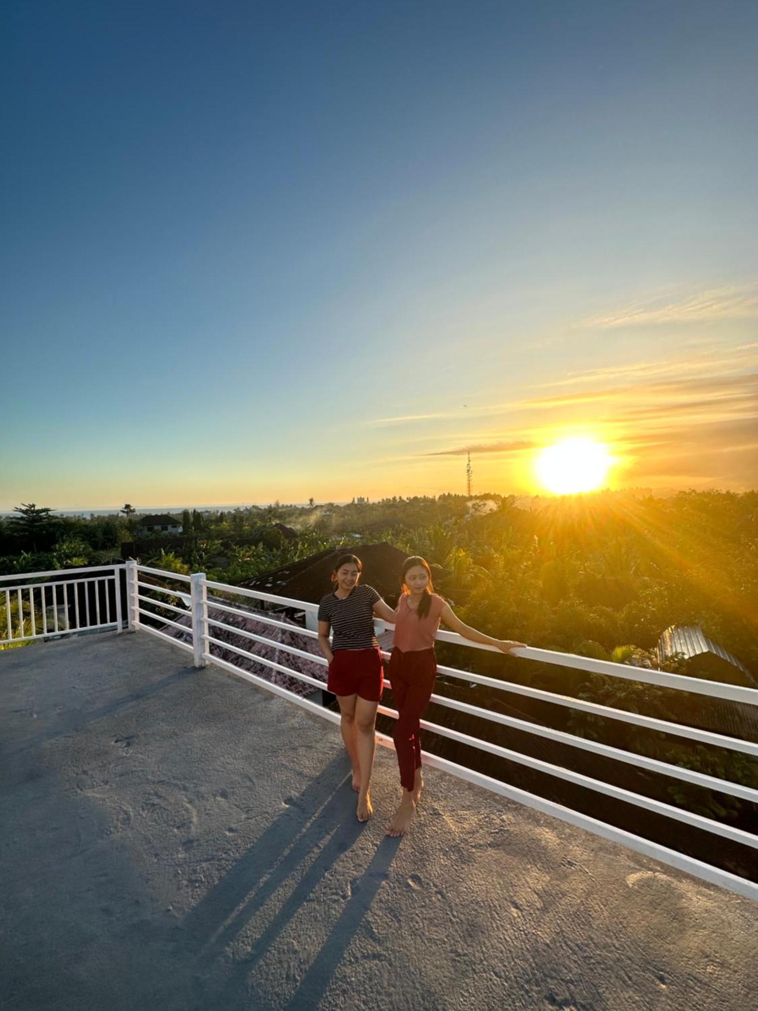 Medewi Secret Surfcamp Hotel Пулукан Екстериор снимка